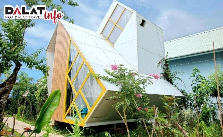 Các bungalow được thiết kế độc đáo với các hình ngũ giác, lục giác