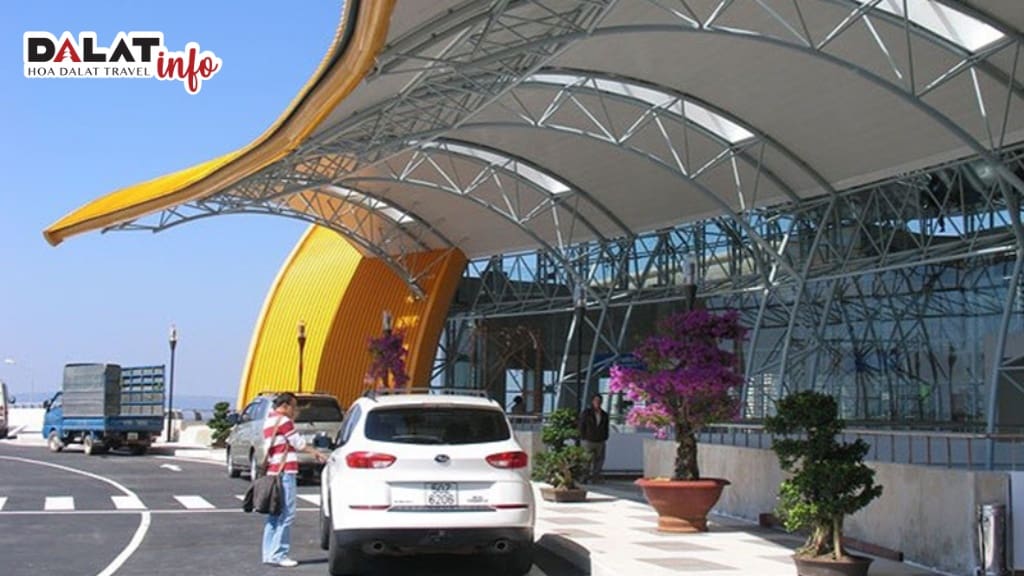 Dịch vụ xe taxi ở cổng ra ở sân bay