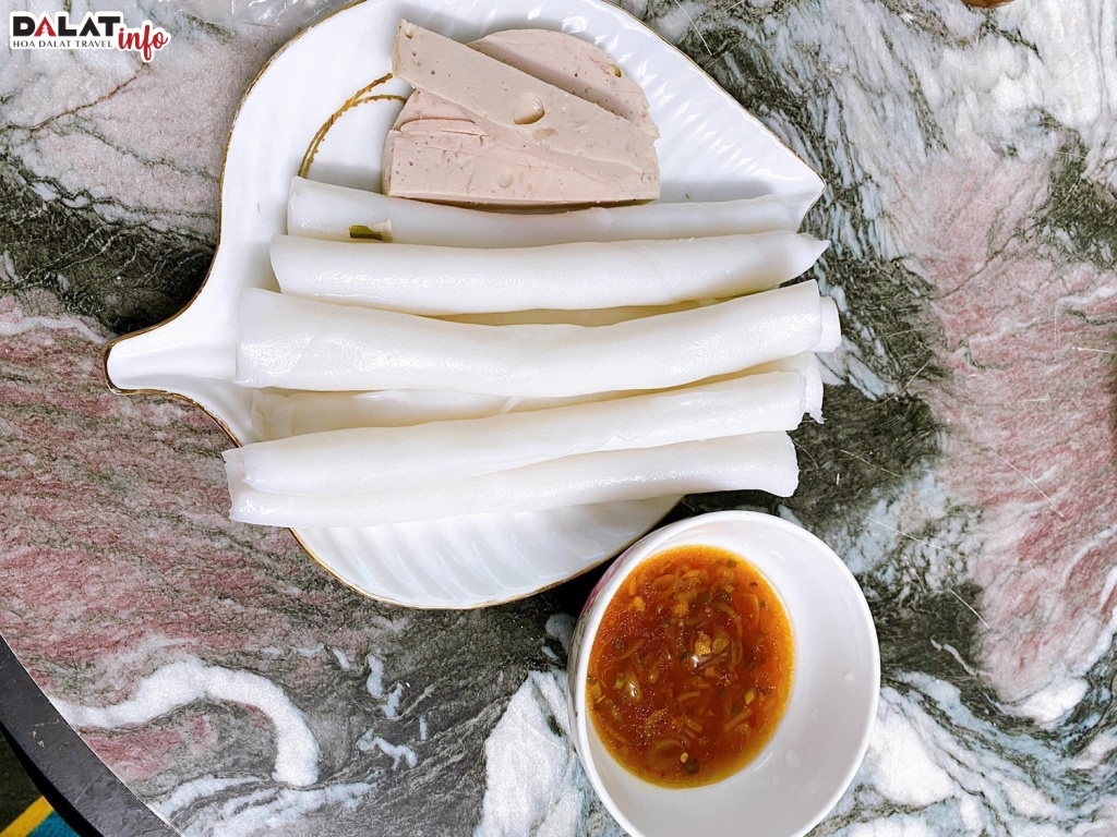 Bánh gật gù Quảng Ninh