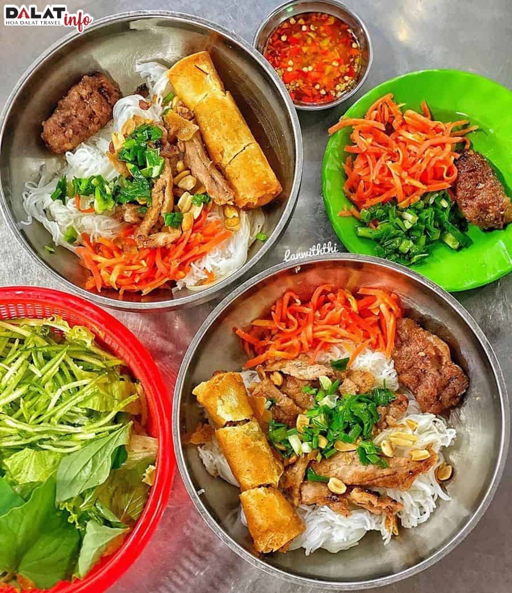 Bún thịt nướng Kiều Bảo - quán ăn tối quận Tân Phú được ưa thích