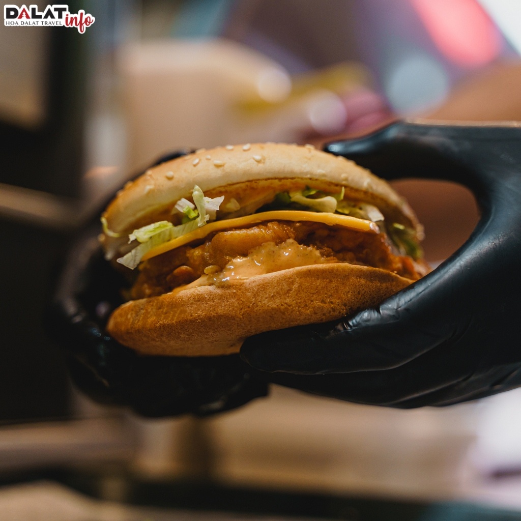 Oz Burgers - Tiệm bánh Đà Lạt giá rẻ
