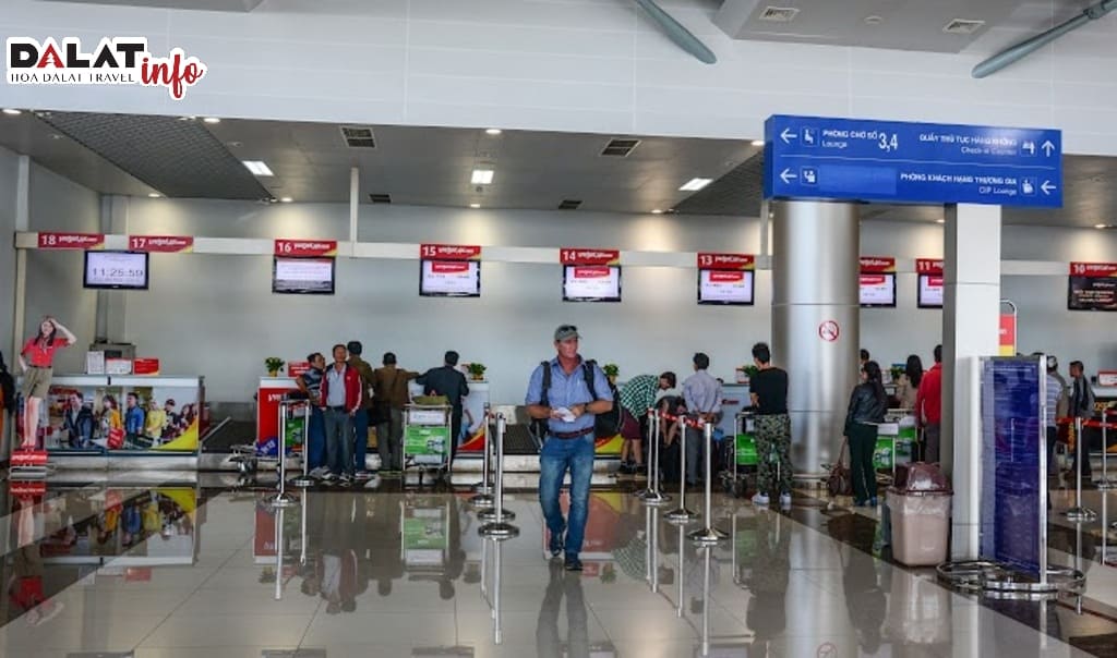 Tên của sân bay Đà Lạt là Liên Khương Airport