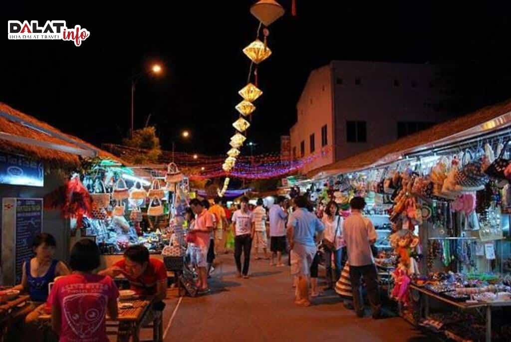 Chợ đêm Tuy Hòa