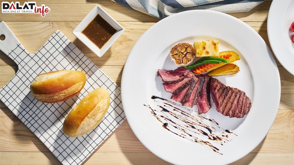 Le Monde Steak - món Pháp
