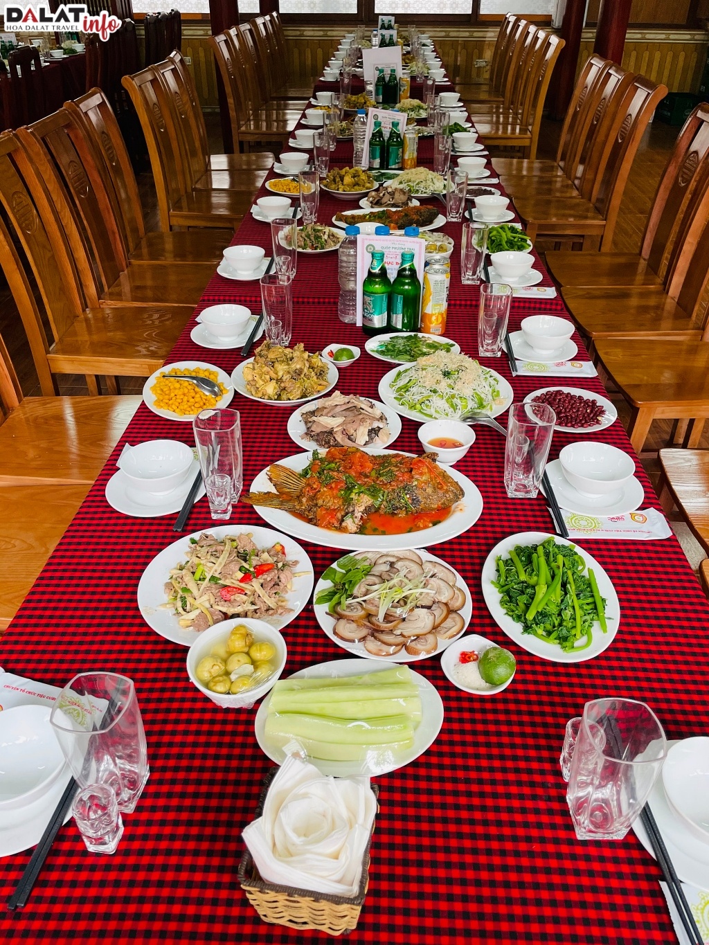 Nhà hàng Quốc Phương Trại  ở Long Biên