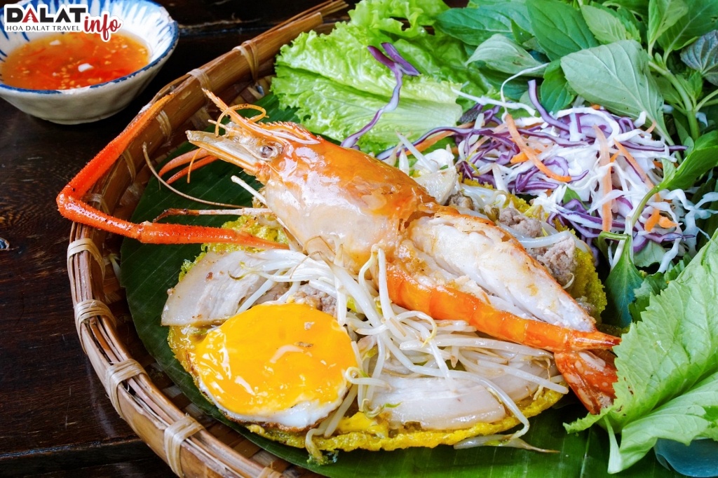 Review The Huế House