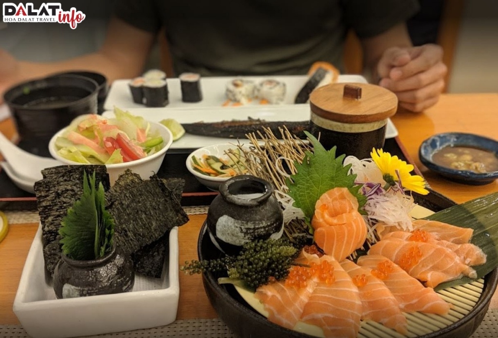 thưởng thức ẩm thực Nhật Tokyo Deli