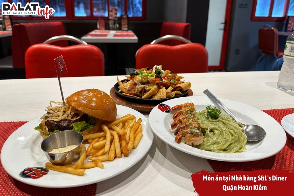 S&L’s Diner với các món ăn của ẩm thực Mỹ như BBQ, Sandwich, Burger bò...