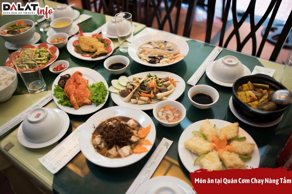  Quán Cơm Chay Nàng Tấm có thực đơn phong phú với các món chay mang hương vị Việt 